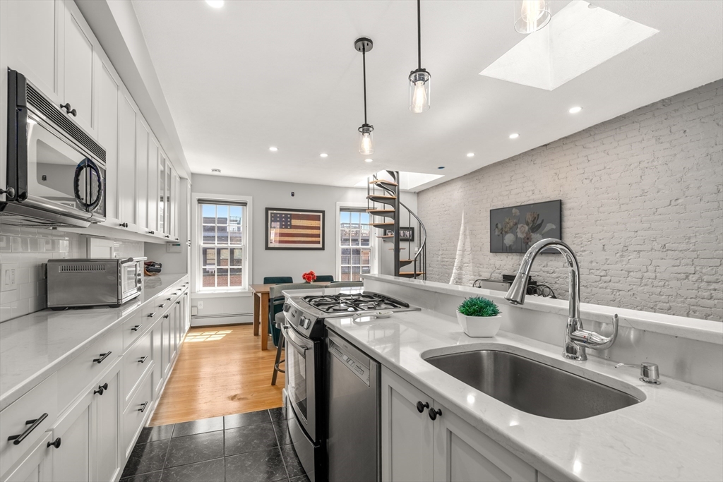 11 Dartmouth Place # 3