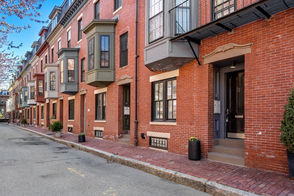 11 Dartmouth Place # 3