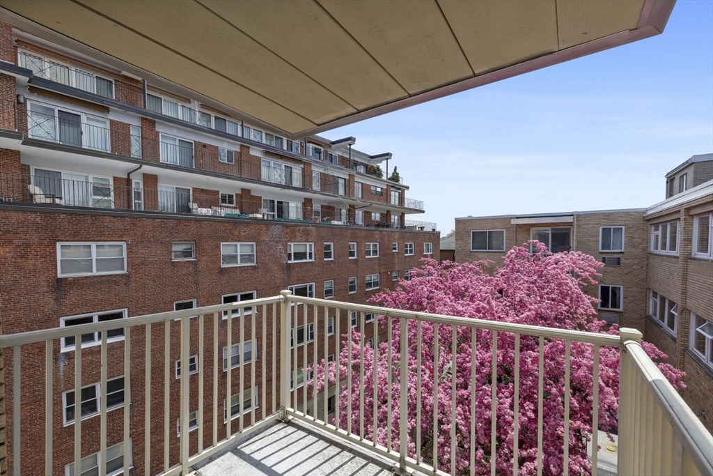 123 Sewall Ave # 3A