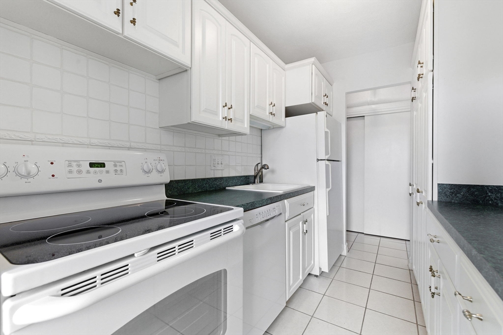123 Sewall Ave # 3A