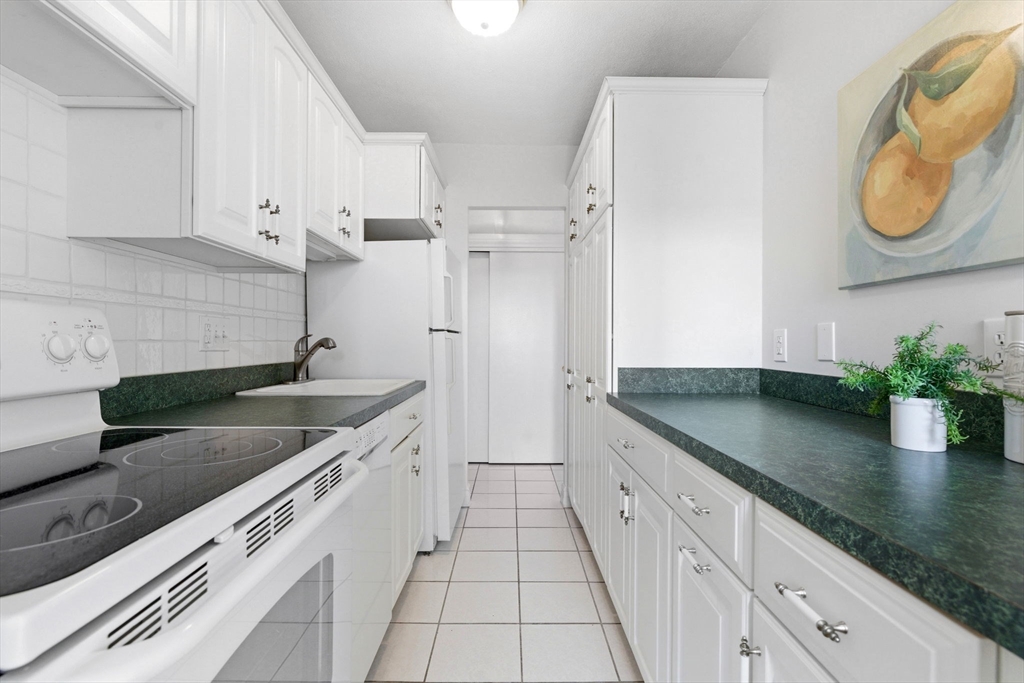 123 Sewall Ave # 3A