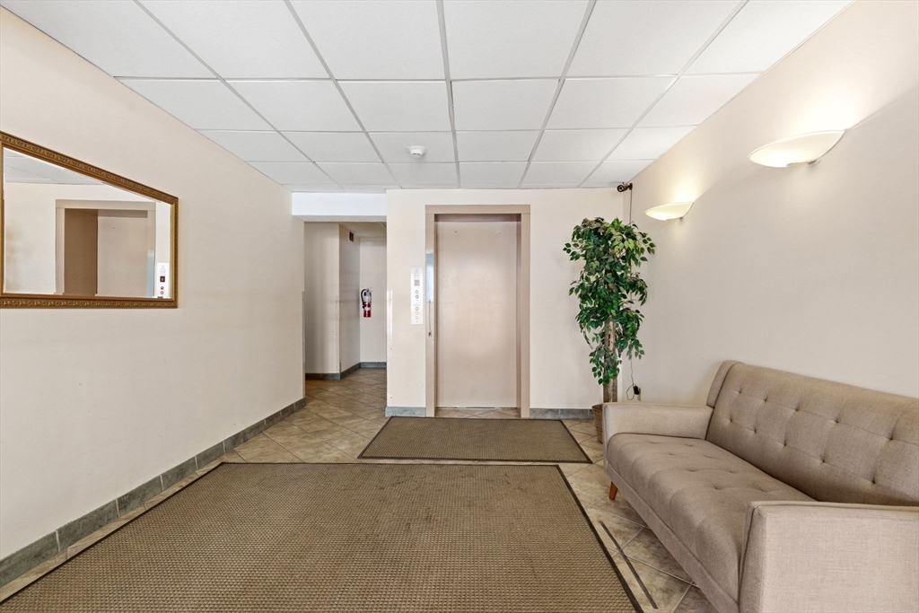 123 Sewall Ave # 3A