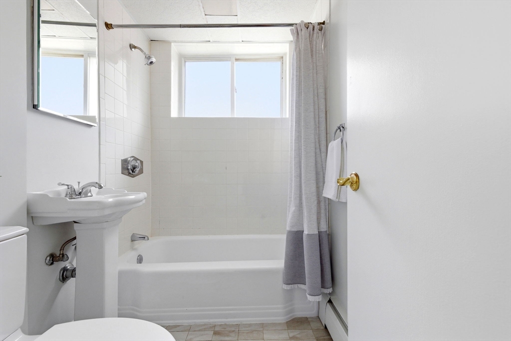 123 Sewall Ave # 3A