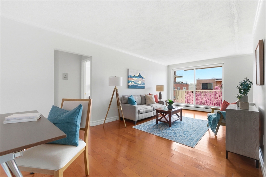 123 Sewall Ave # 3A