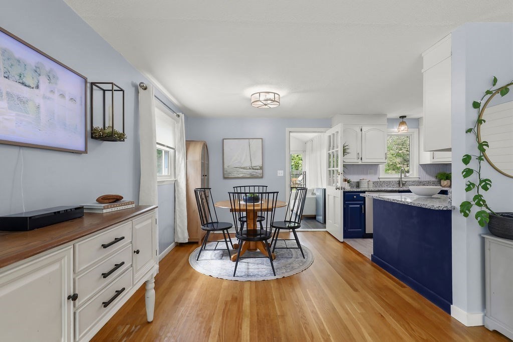 12 Christopher Rd