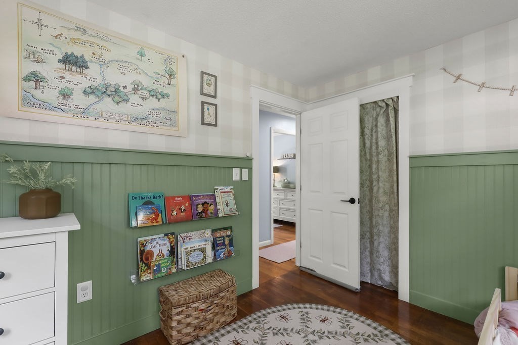 12 Christopher Rd