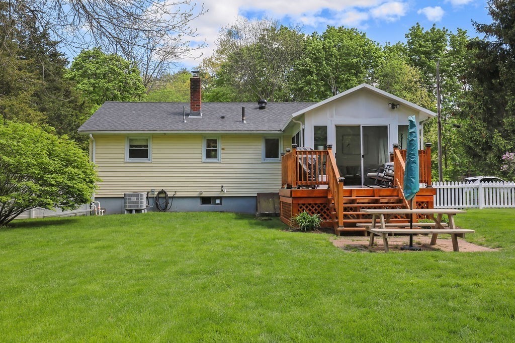 12 Christopher Rd