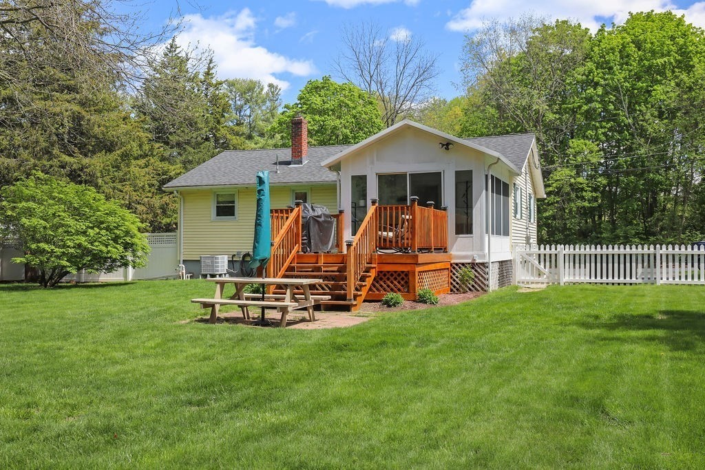 12 Christopher Rd