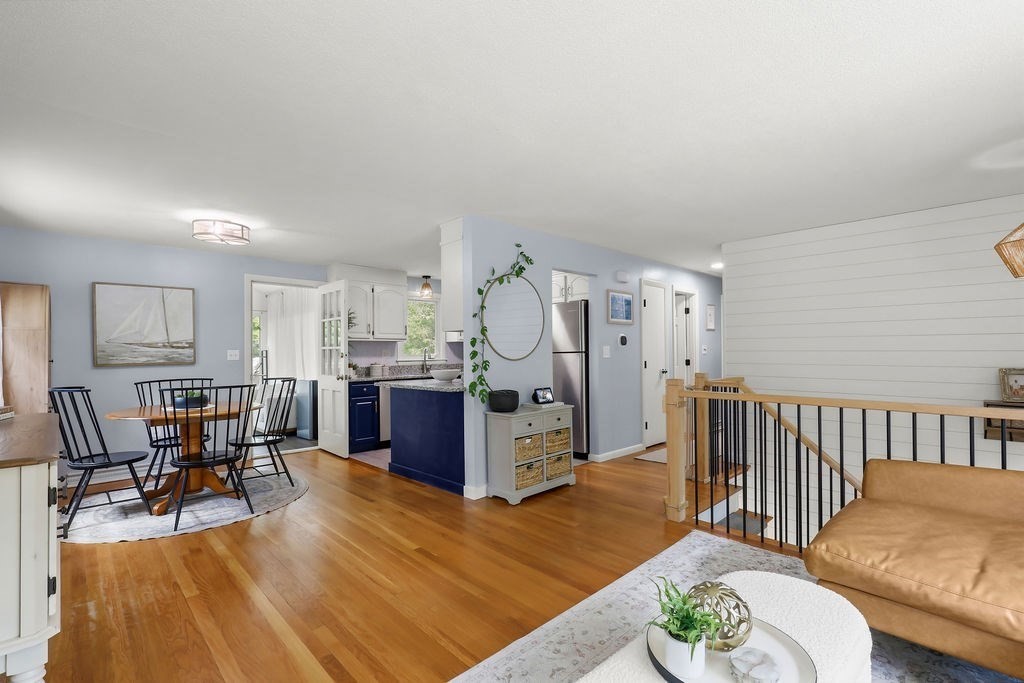 12 Christopher Rd