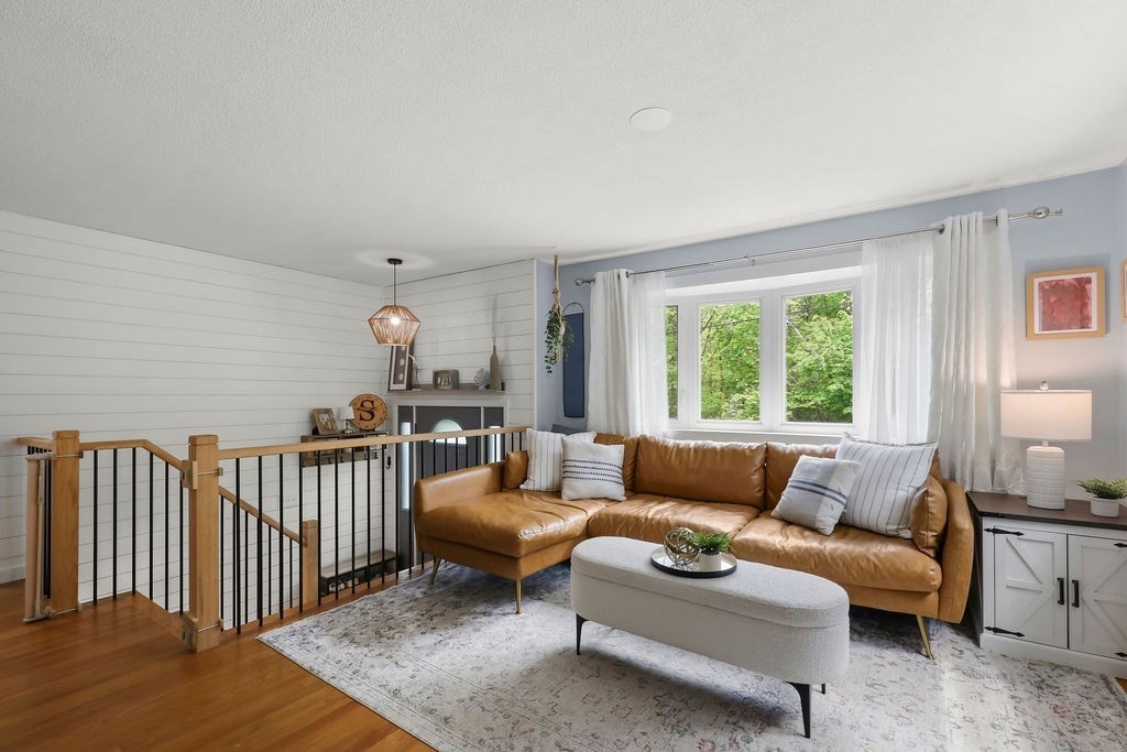 12 Christopher Rd