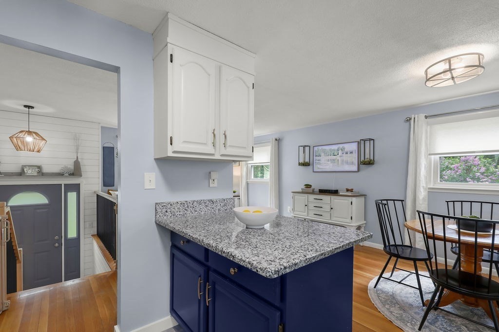 12 Christopher Rd