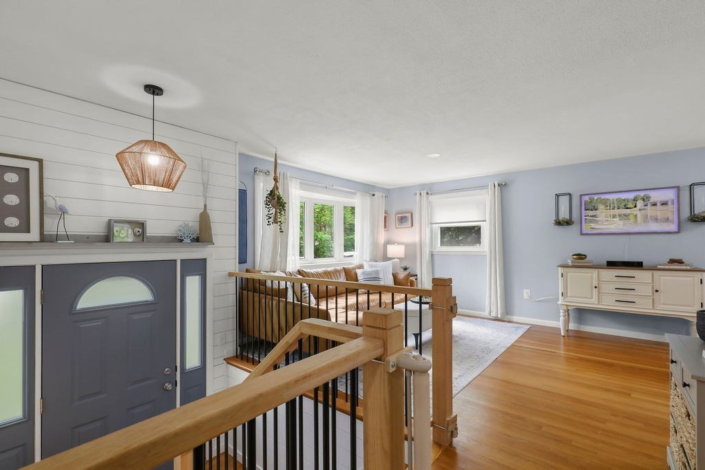 12 Christopher Rd