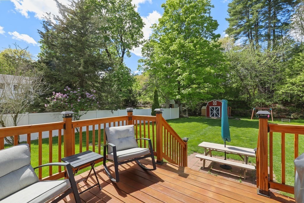 12 Christopher Rd