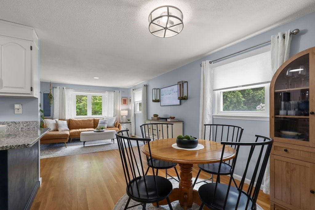 12 Christopher Rd