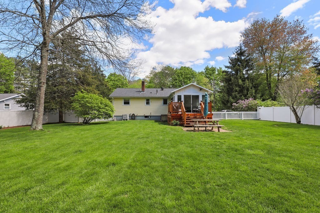 12 Christopher Rd