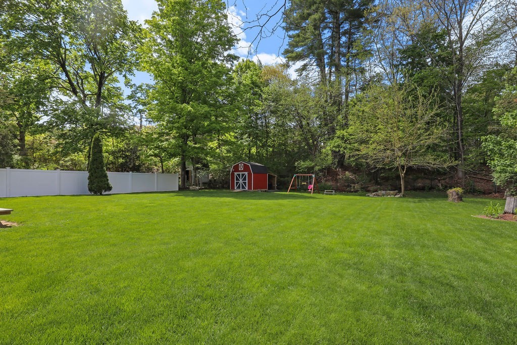 12 Christopher Rd
