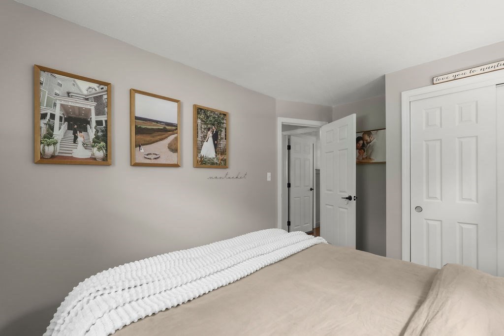 12 Christopher Rd