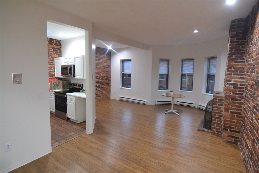 67 St. Germain # 6 Unit: 38-6