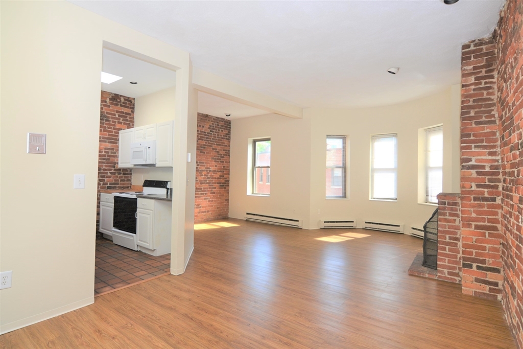 67 St. Germain # 6 Unit: 38-6