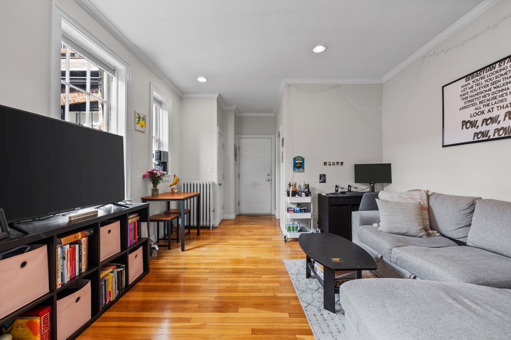 60 Myrtle Street # 10