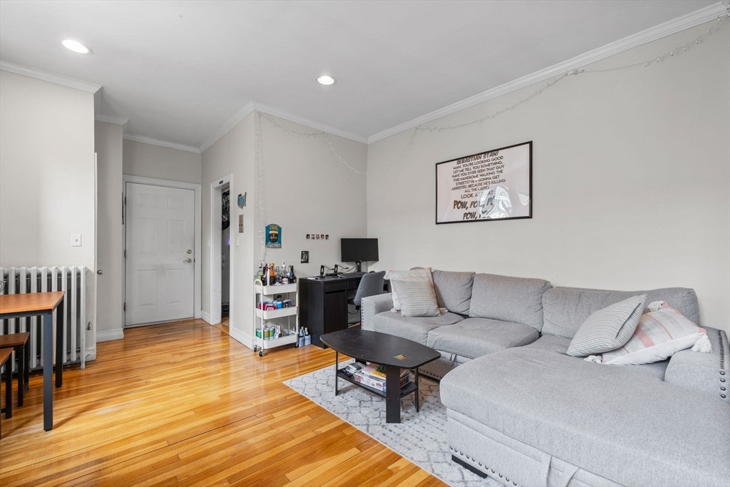 60 Myrtle Street # 10