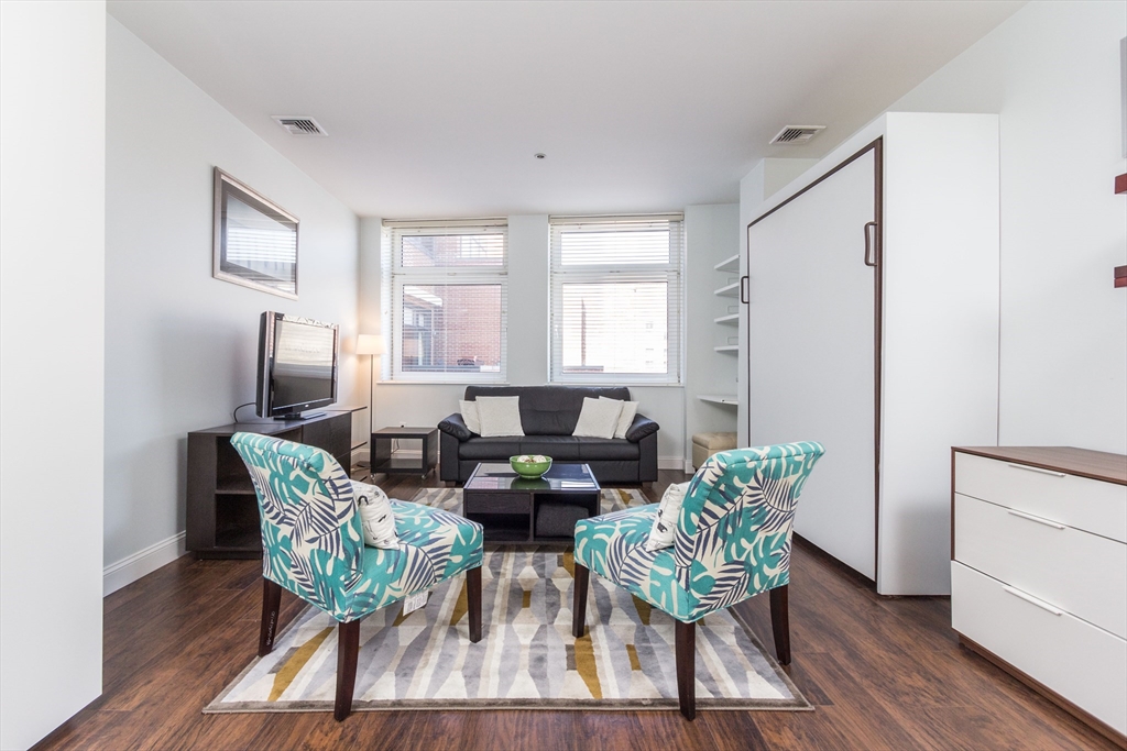 300 Commercial Street # 402