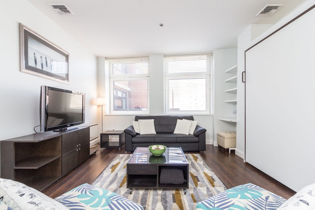 300 Commercial Street # 402