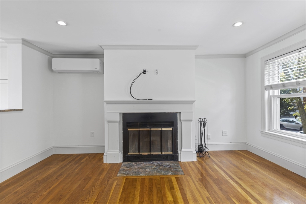 256 W. 3rd St # 2