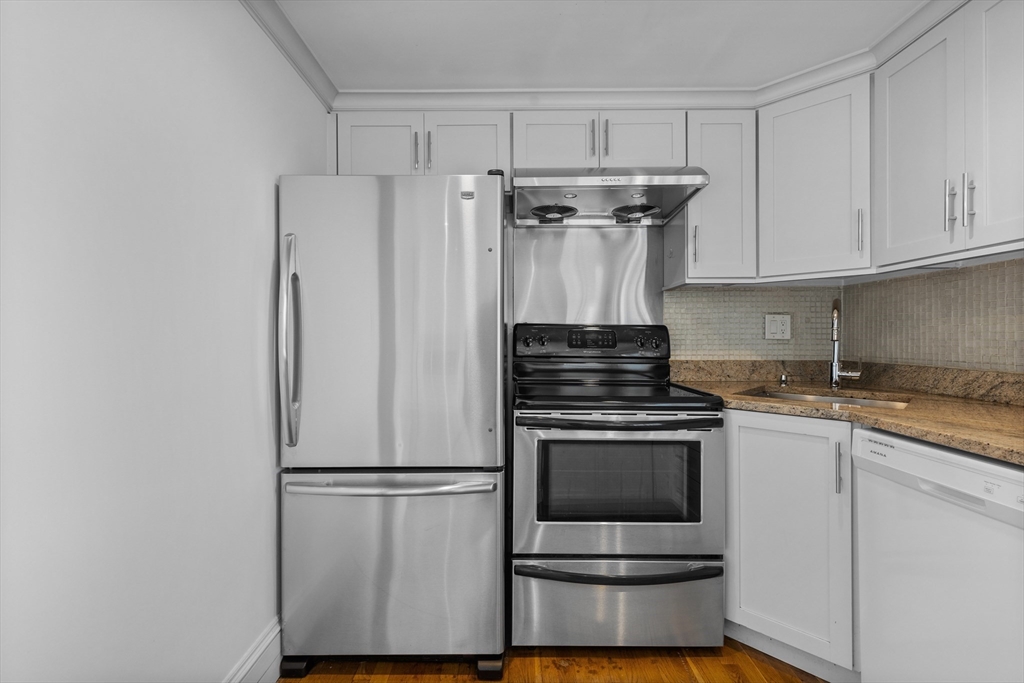256 W. 3rd St # 2
