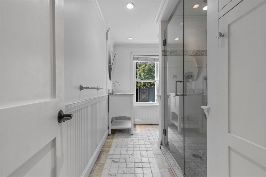 256 W. 3rd St # 2