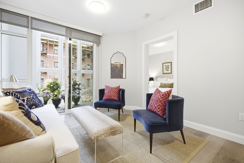 771 Harrison Ave # 303