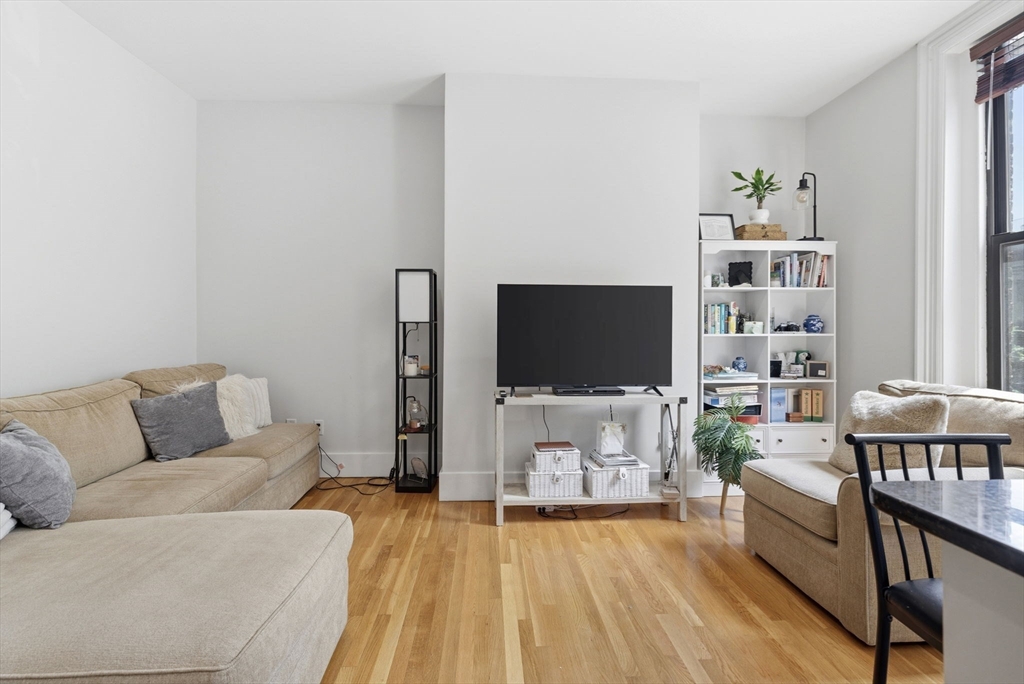 Charming 1 Bed with Parking