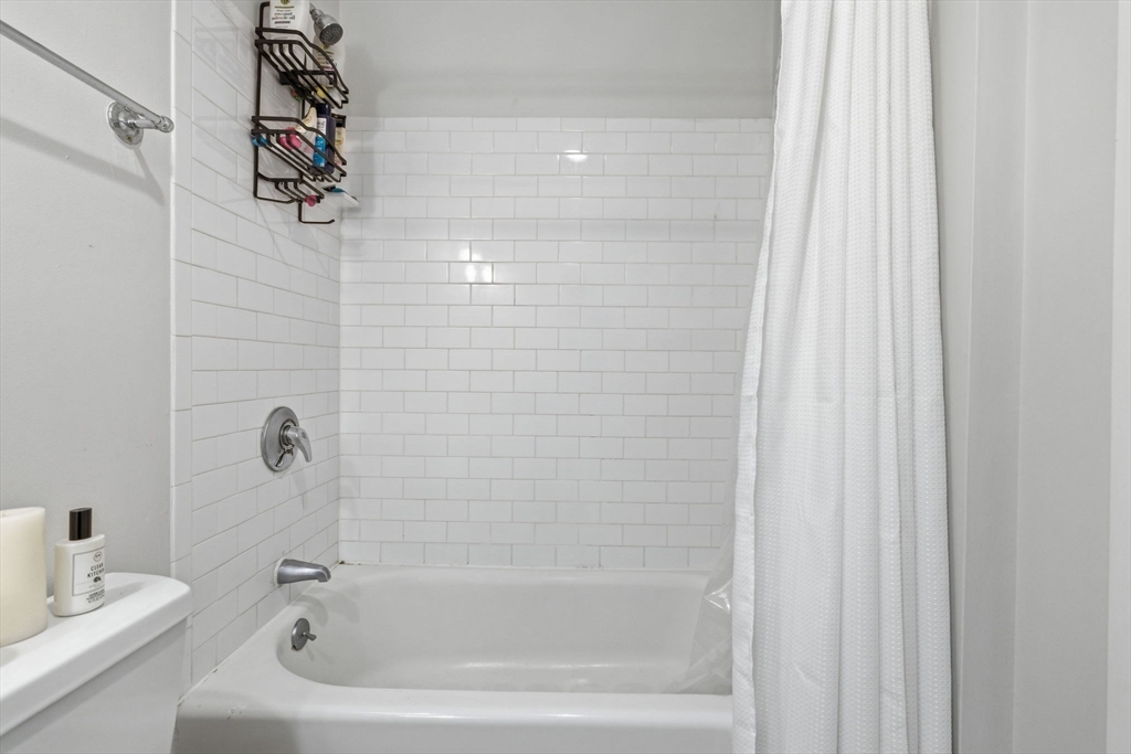 Charming 1 Bed with Parking