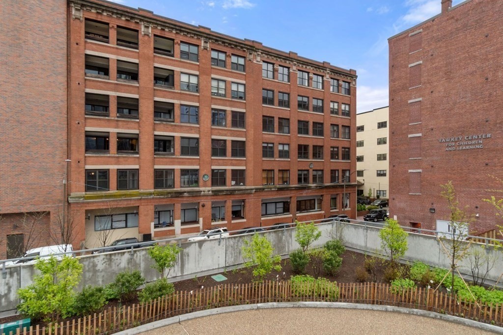 33 Sleeper St # 504