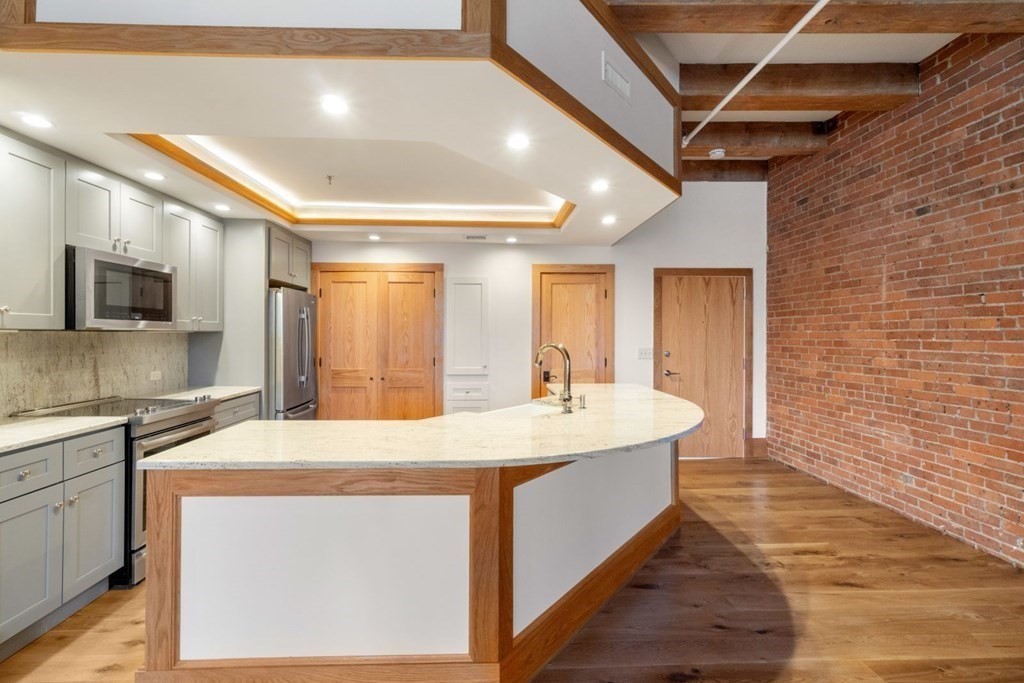 33 Sleeper St # 504