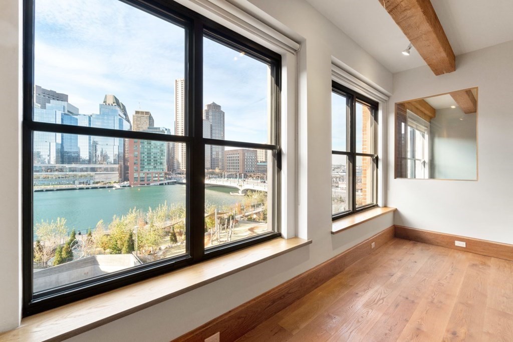 33 Sleeper St # 504