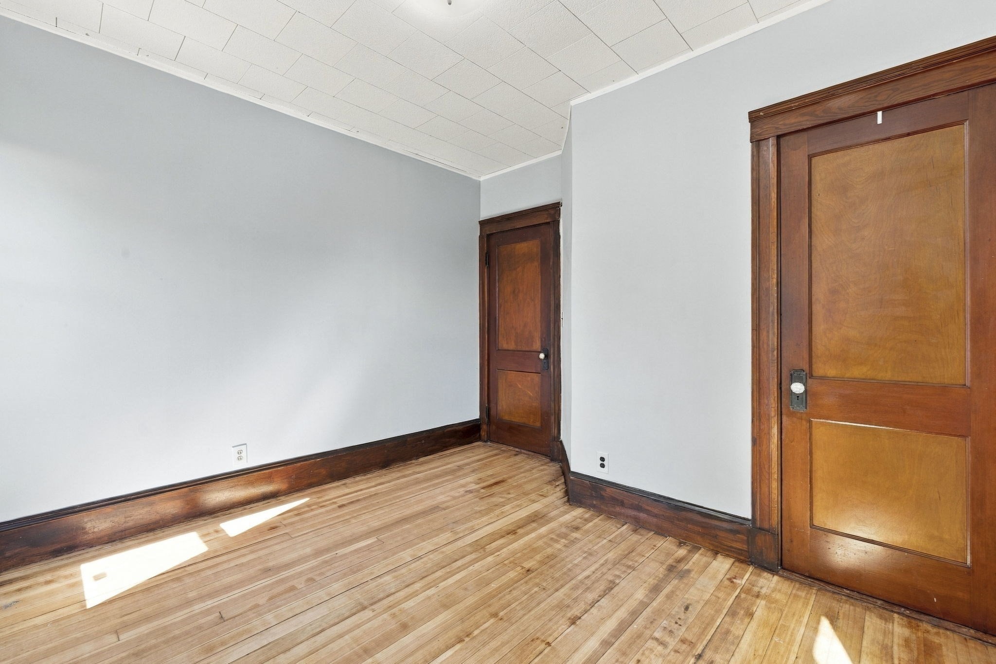 90 Sawyer Ave # 3
