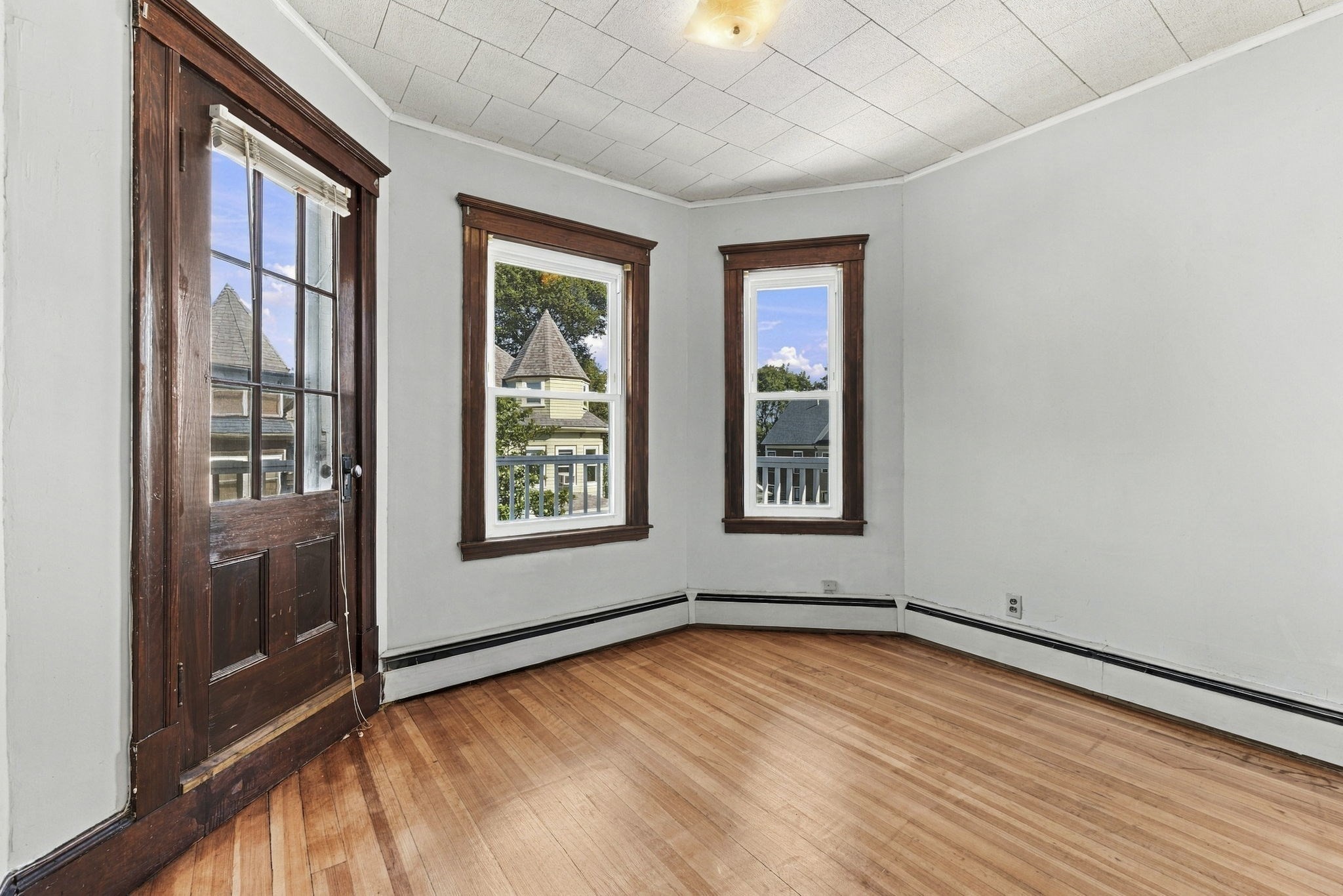 90 Sawyer Ave # 3
