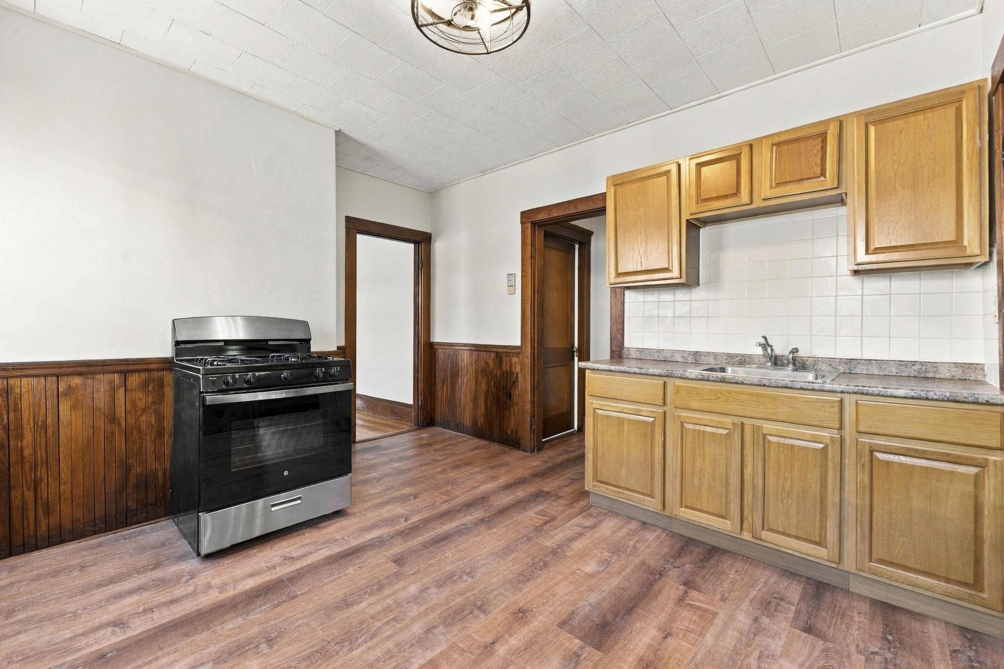 90 Sawyer Ave # 3
