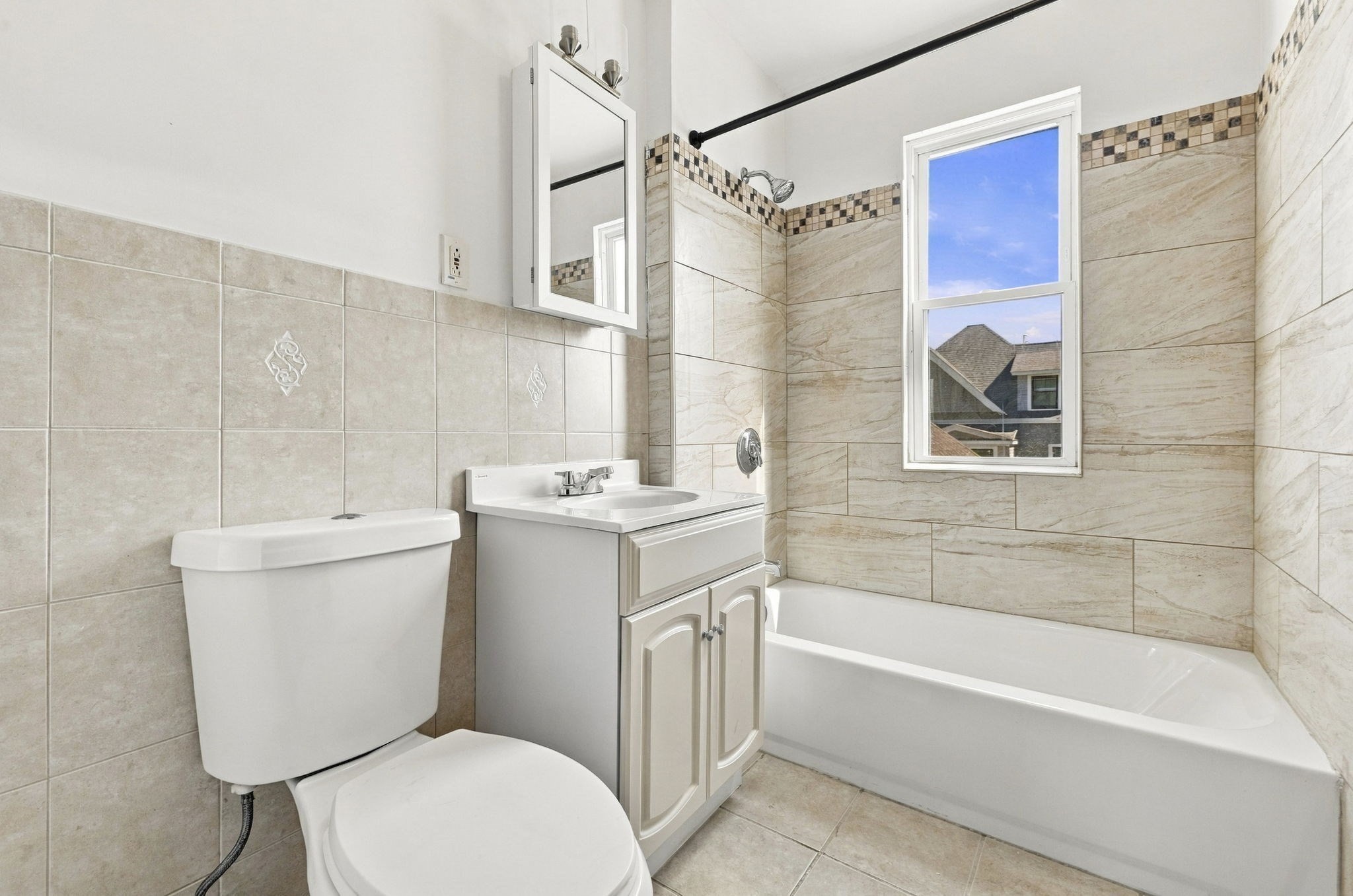 90 Sawyer Ave # 3