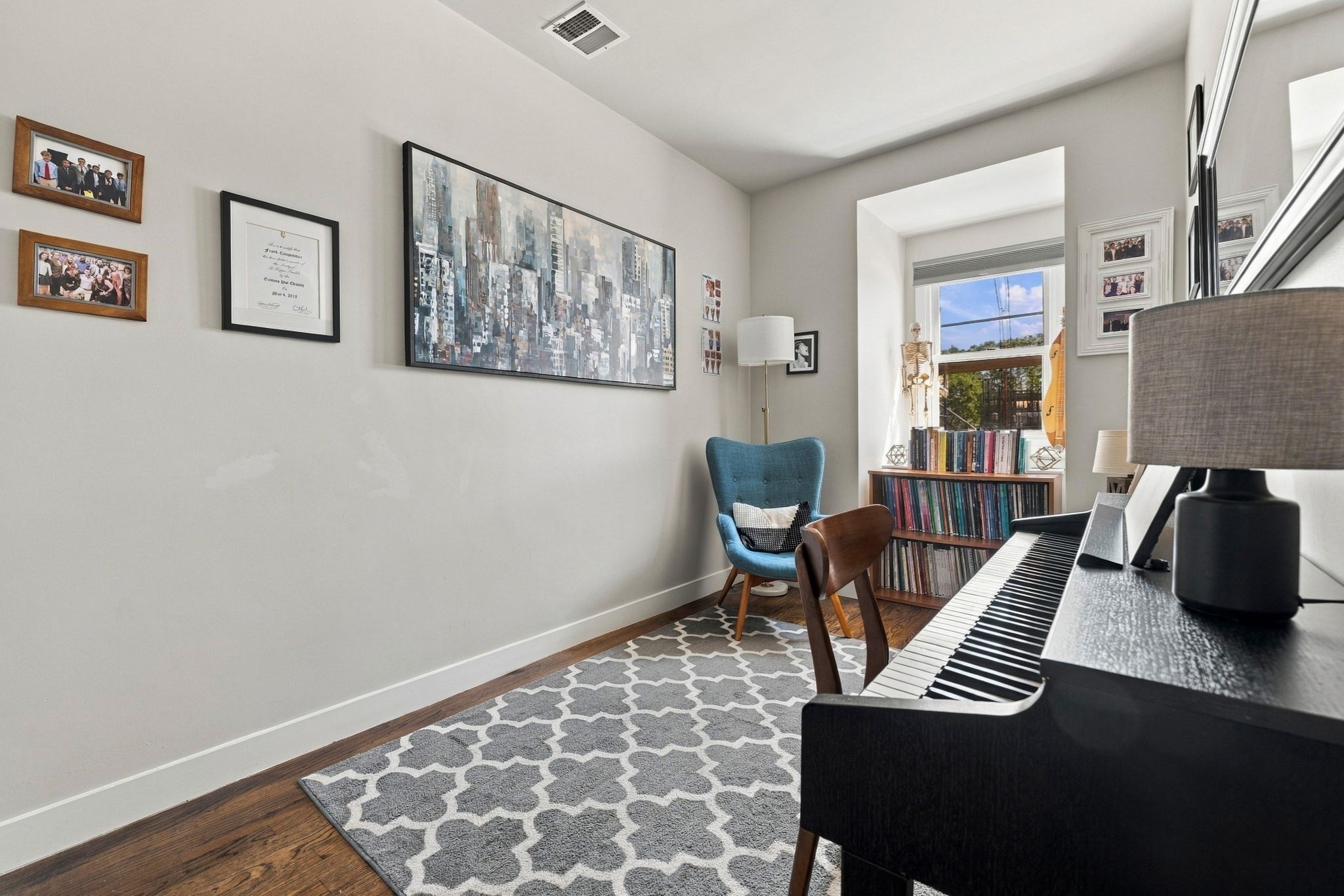 Penthouse 2 Bed with Private Roof Deck