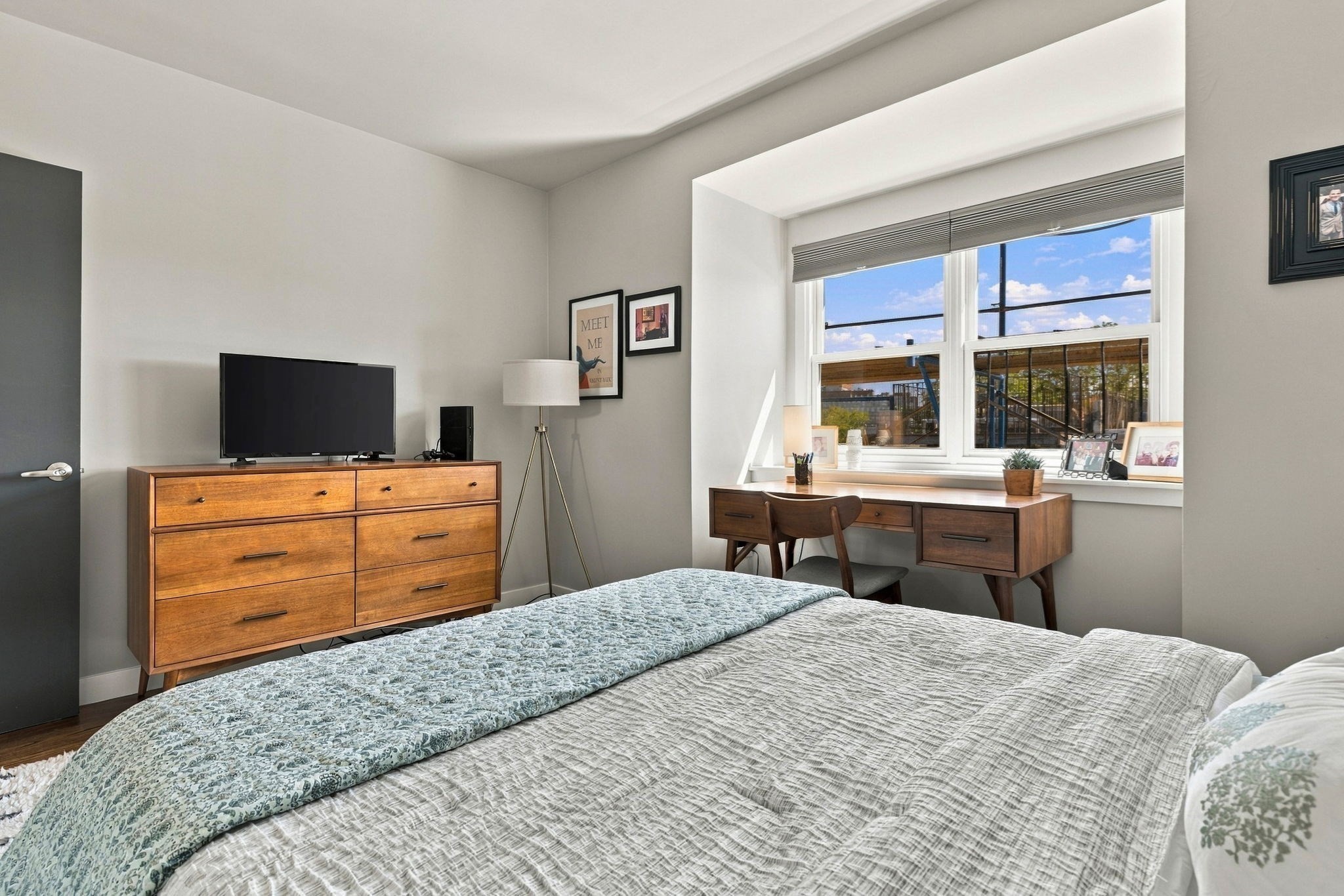 Penthouse 2 Bed with Private Roof Deck
