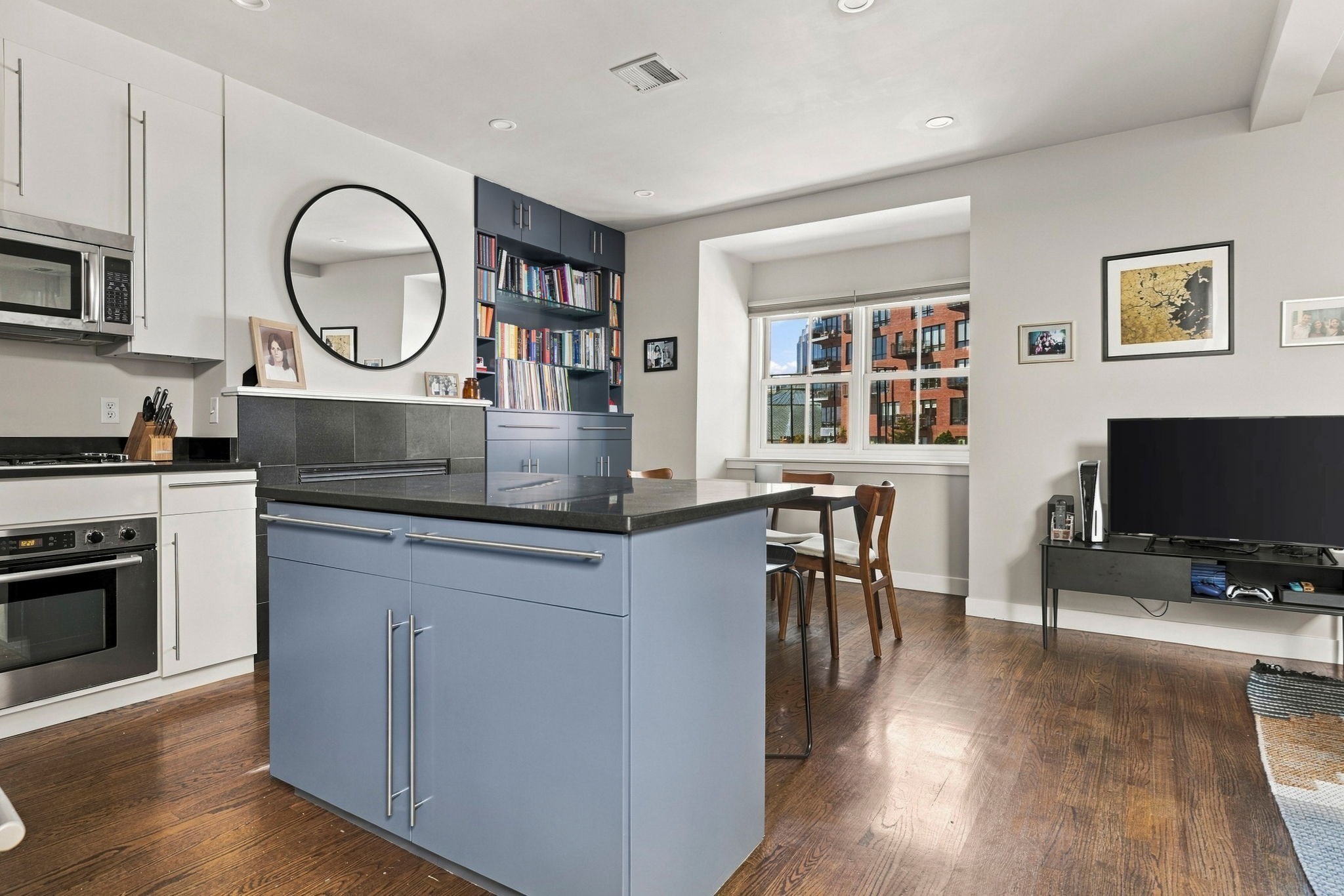 Penthouse 2 Bed with Private Roof Deck