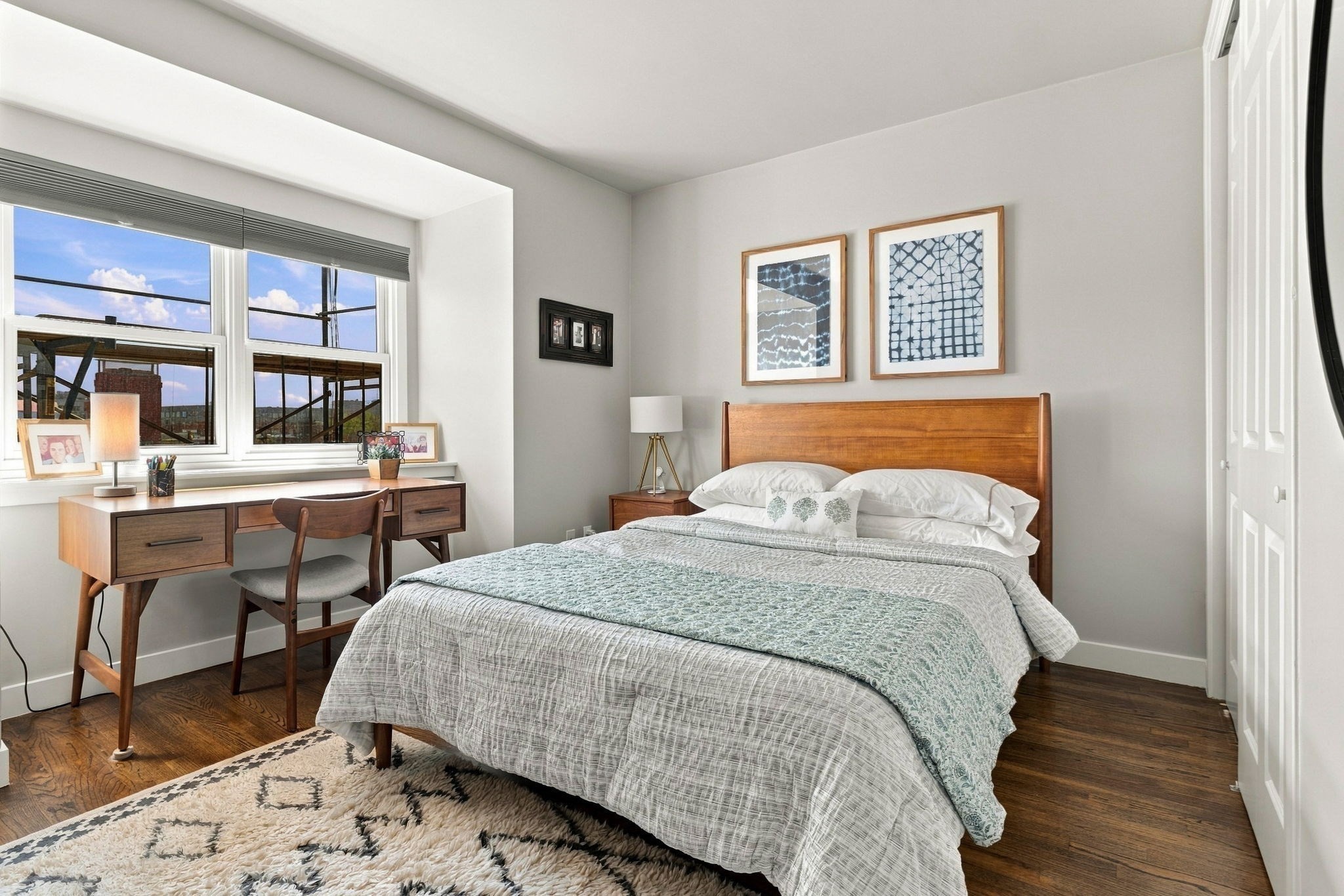 Penthouse 2 Bed with Private Roof Deck
