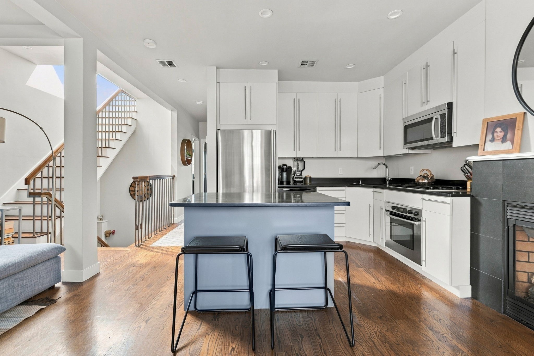 Penthouse 2 Bed with Private Roof Deck