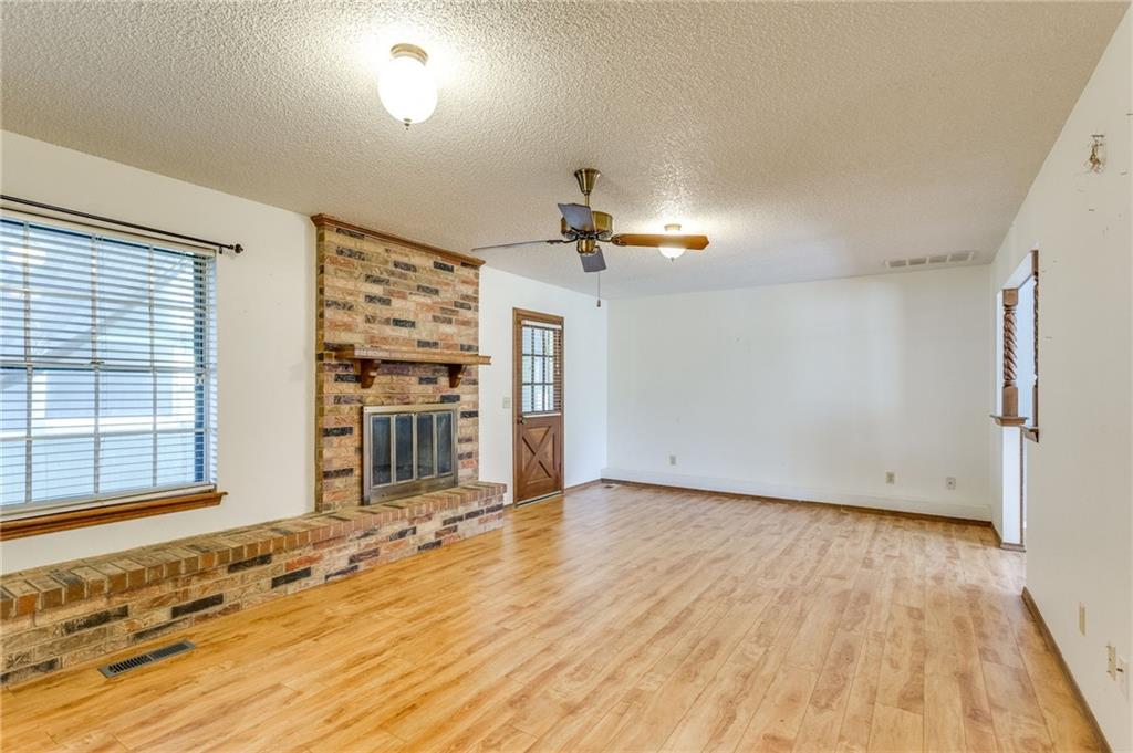 123 Oakwood Drive