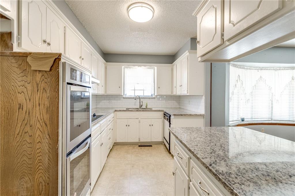 123 Oakwood Drive