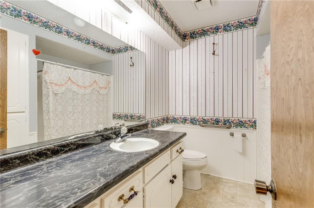 123 Oakwood Drive