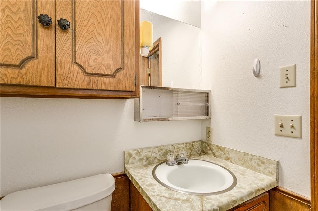 123 Oakwood Drive