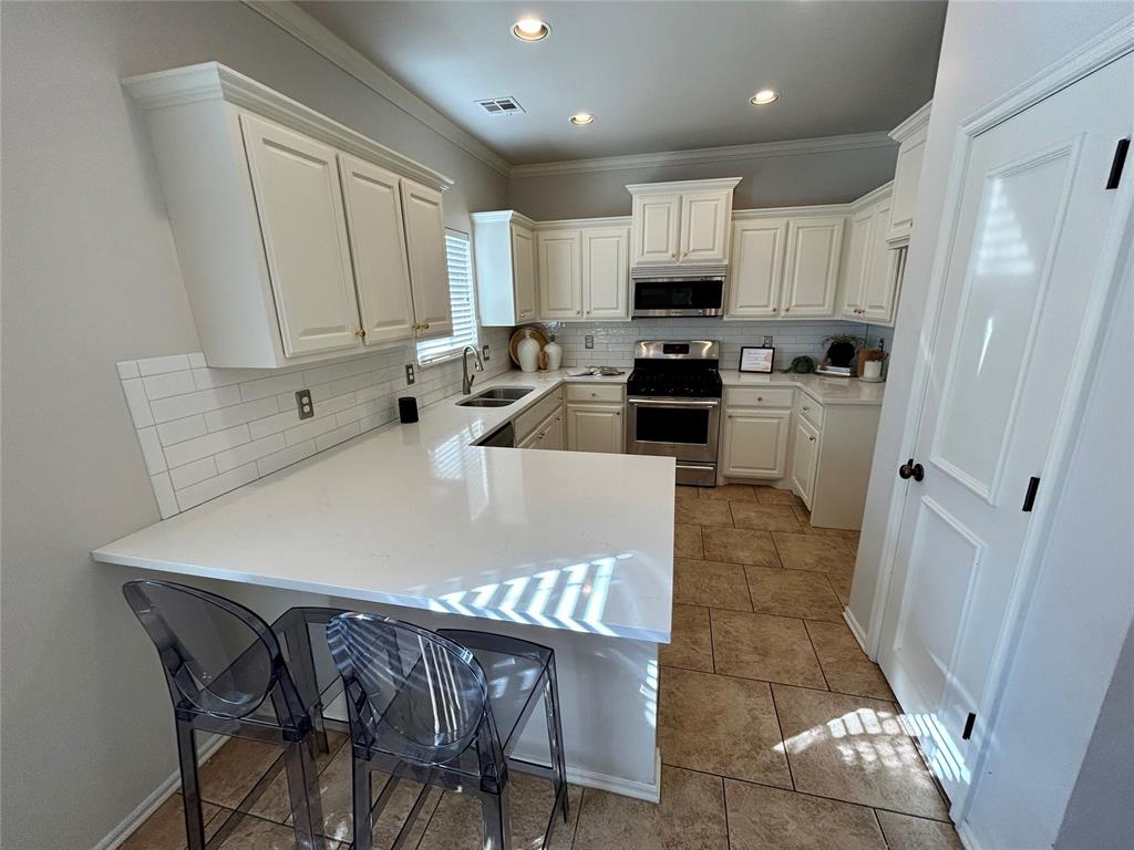11709 Gwendolyn Lane